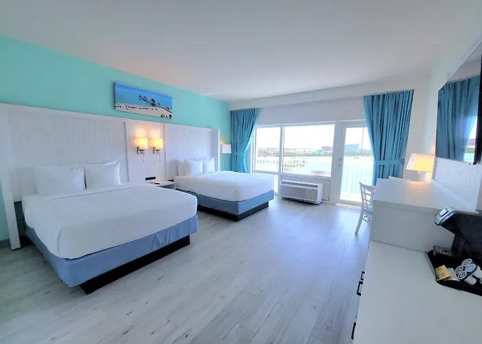Charthouse Clearwater Marina Hotel 3*