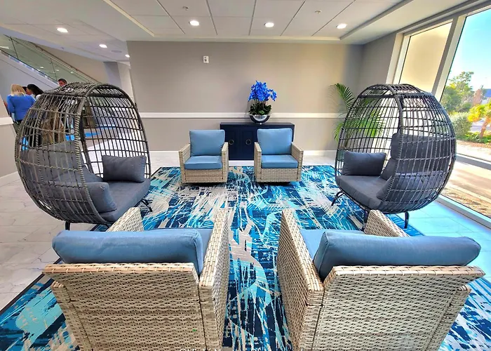 Charthouse Clearwater Marina Hotel 3*