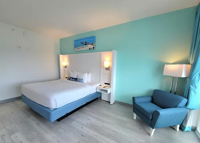 Hotel Charthouse Clearwater Marina 3*
