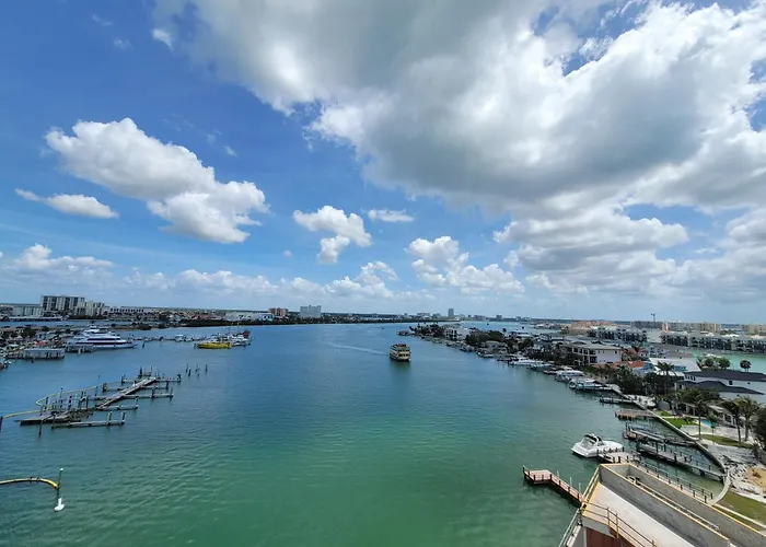 Hotel Charthouse Clearwater Marina