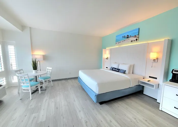 Charthouse Clearwater Marina 3*