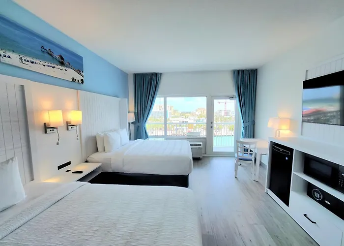 Hotel Charthouse Clearwater Marina 3*