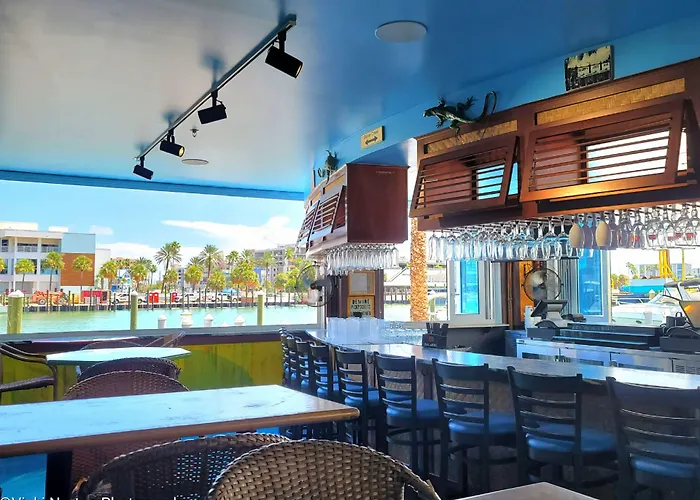 Charthouse Clearwater Marina 3*