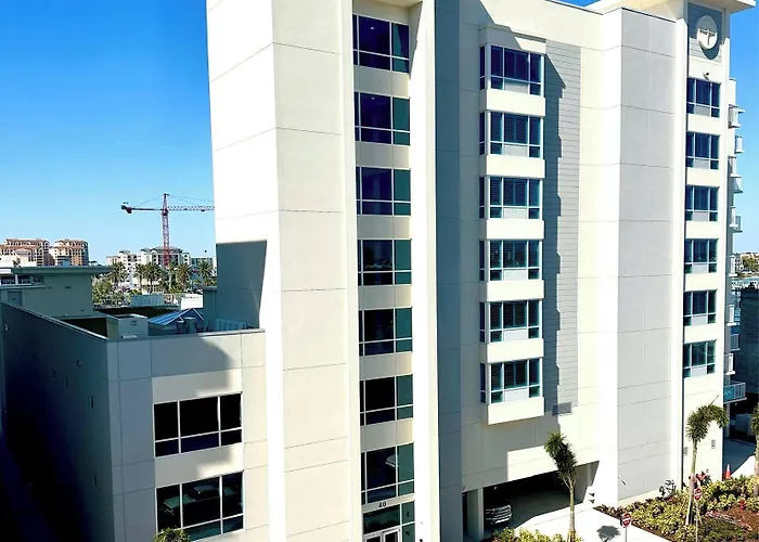 Hotel Charthouse Clearwater Marina 3*